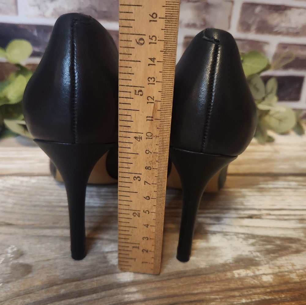 Saks 5th Avenue Cady Black Leather Pumps 3.5" Heel  Size 7 - Picture 10 of 11